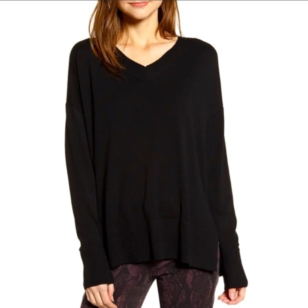 Chelsea 28 Oversized V Neck High
Low Sweater S‎